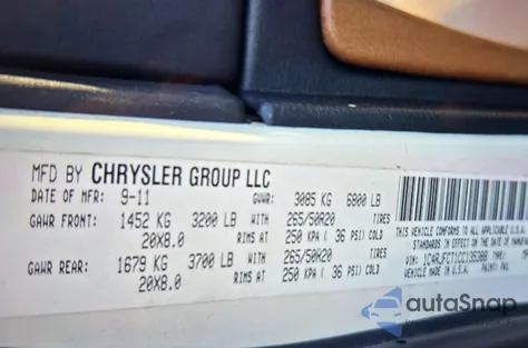 2012 Jeep Grand Cherokee Overland z USA, uszkodzony, nr VIN 1C4RJFCT1CC135388